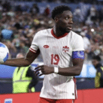 Cầu Thủ Alphonso Davies – Máy Chạy Máu Lửa Đốt Cháy Mọi Hàng Phòng Ngự